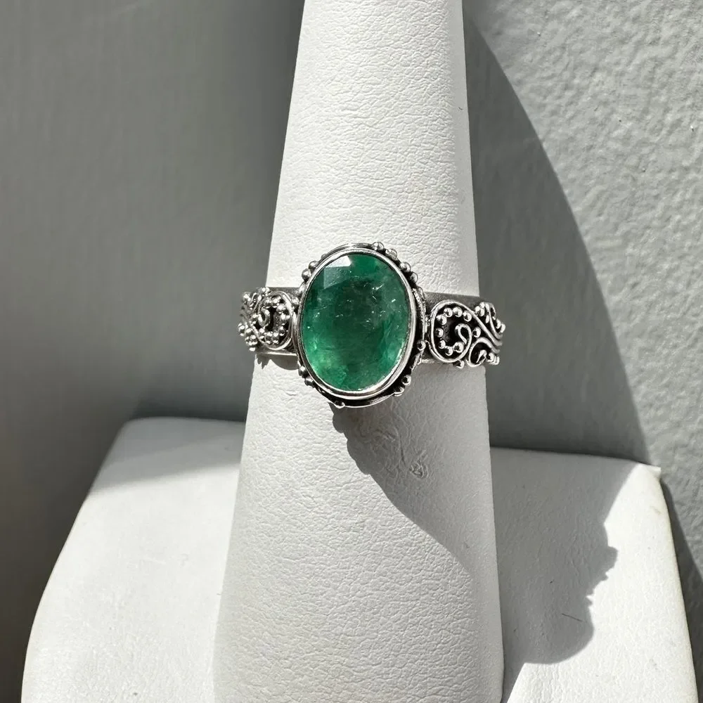 NWT 2.1ct‎ oval cut Emerald in Bali sterling silver!